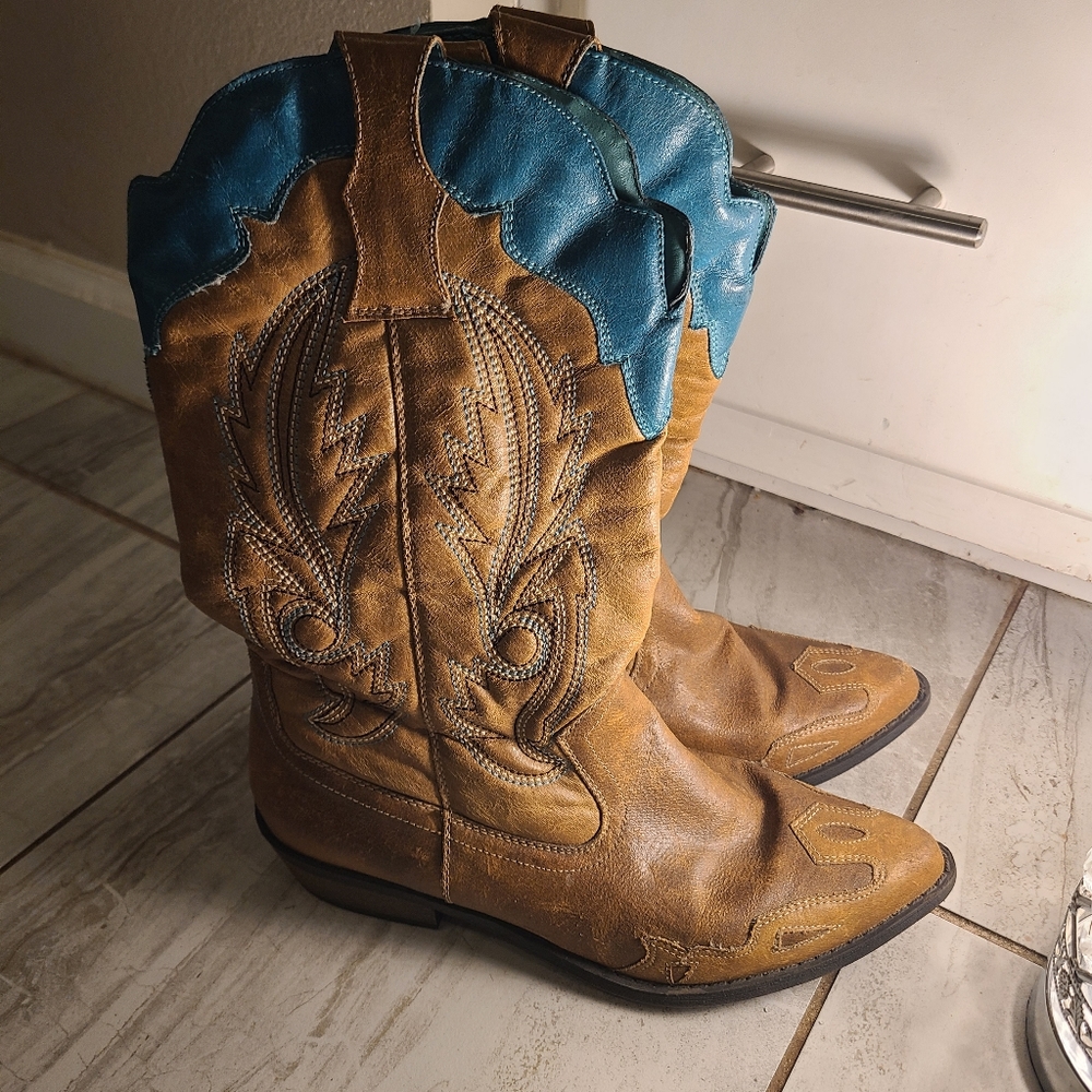 Coconuts by Matisse "Cimmaron" Women's Tan And Turqoise Cowboy Boots size 8.5M